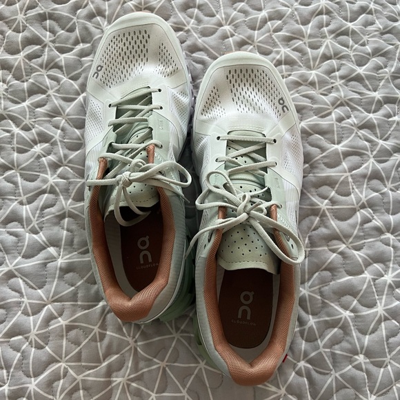 On Cloud Cloudflow V2 - Picture 3 of 4